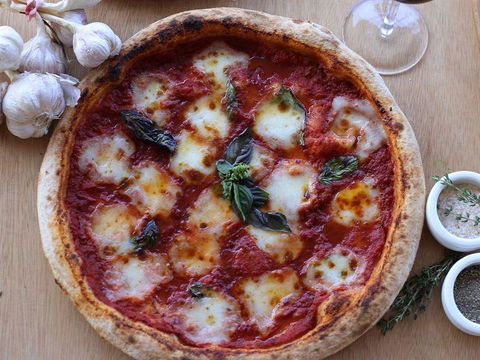 Arlo's Pizzeria - Tourism Cairns 5