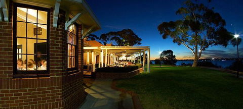 Beess & Co Cafe - Tourism Cairns 8