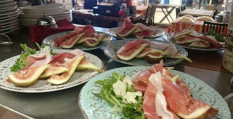 What's In The Pot? - Tourism Cairns 9