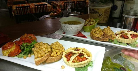 What's In The Pot? - Tourism Cairns 10