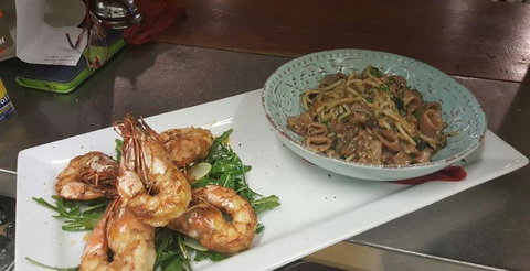 What's In The Pot? - Tourism Cairns 14