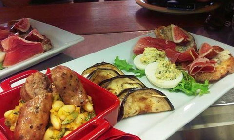 What's In The Pot? - Tourism Cairns 20