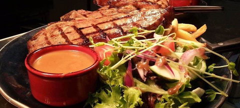 Berry Springs Tavern - Tourism Cairns 3