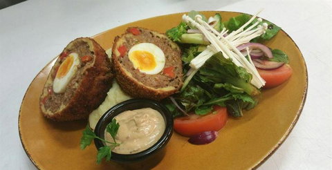 Berry Springs Tavern - Tourism Cairns 7