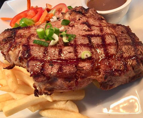 Tennant Creek Memorial Club - Tourism Cairns 5