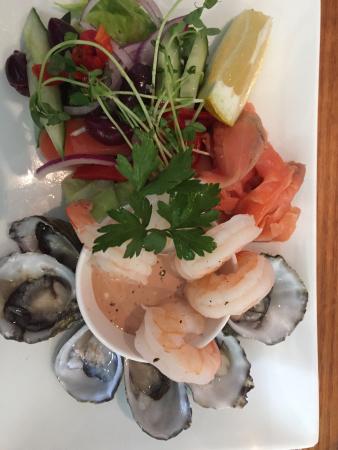 Santa Fe Cafe Bar & Restaurant - Tourism Cairns 0