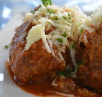 Manolis Greek Taverna - Tourism Cairns