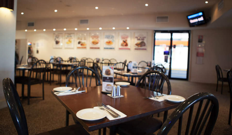 Palm Beach Hotel - Tourism Cairns 3