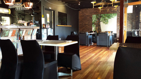 The Monkey Tree Bar & Restaurant - Tourism Cairns 1