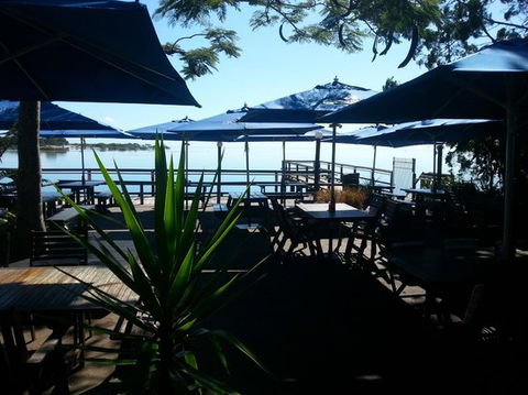 Goody’s On The Beach - Tourism Cairns 0