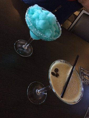 D Bar & Grill - Tourism Cairns 0