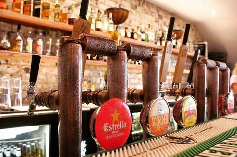 The Sticky Wicket Bar - Tourism Cairns 0