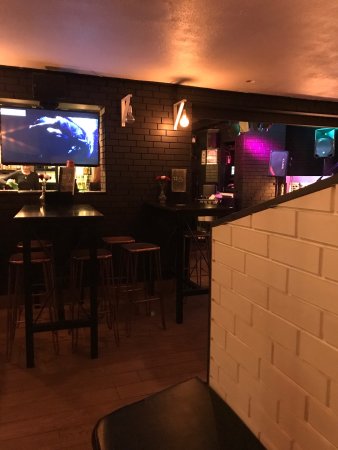 Ravens Lounge Bar - Tourism Cairns 0