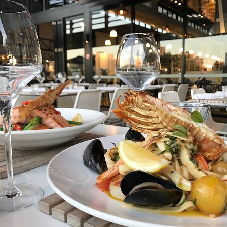 The Fish Emporium - Tourism Cairns 0