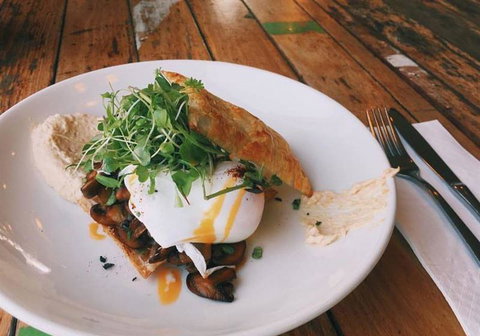 EAT LOVE PIZZA - Tourism Cairns 2