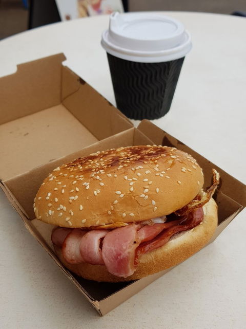 Salt Shaker Cafe & Restaurant - Tourism Cairns 5