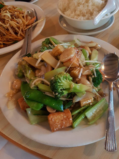 Mei Jing Chinese Restaurant - Tourism Cairns 5