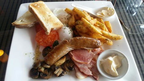 Red Poppys Cafe - Tourism Cairns 0