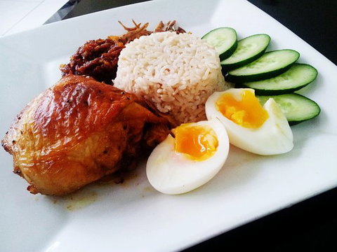 Ayesha's Cafe - Tourism Cairns 0