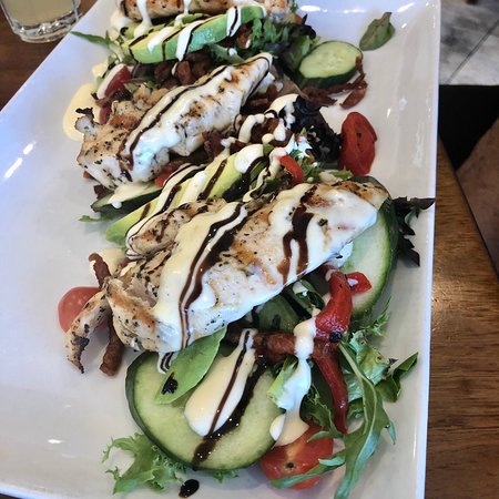 La Piazza Cafe - Tourism Cairns 0