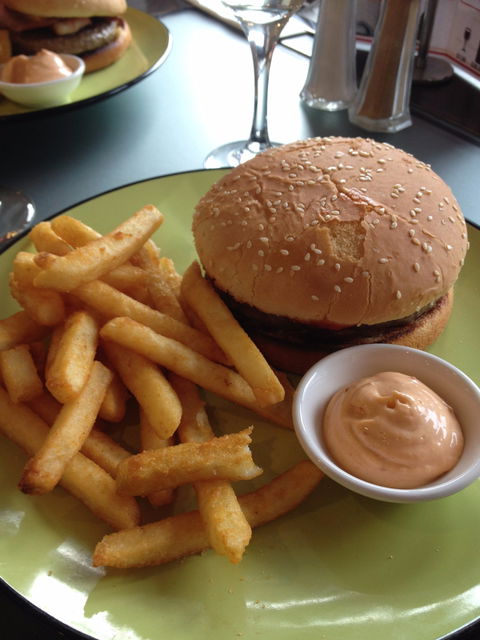 St Kilda Beach Hotel - Tourism Cairns 1