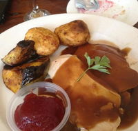 Royal Family Hotel - Tourism Cairns