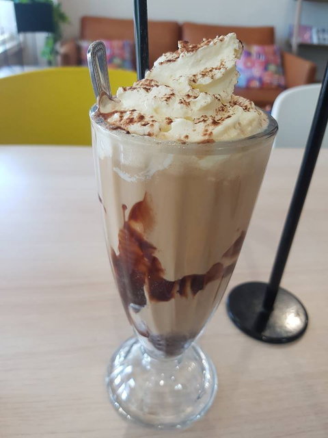 Henry And Rose Cafe - Tourism Cairns 6