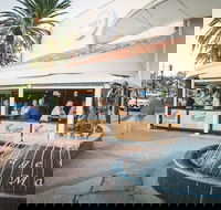 Mano's Restaurant - Tourism Cairns