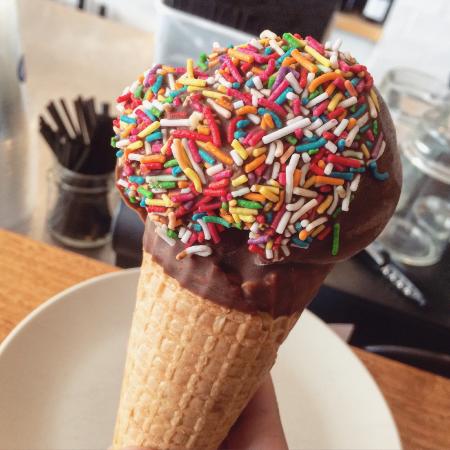 Chester Street - Tourism Cairns 0