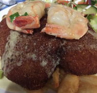 Larrikin Hotel Bistro. - Tourism Cairns