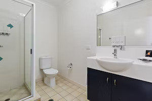 The Coffee House Apartments & Bistro - Tourism Cairns 3