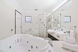 The Coffee House Apartments & Bistro - Tourism Cairns 7