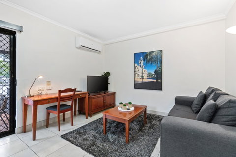 The Coffee House Apartments & Bistro - Tourism Cairns 10