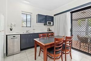 The Coffee House Apartments & Bistro - Tourism Cairns 12