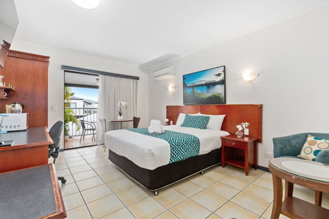 The Coffee House Apartments & Bistro - Tourism Cairns 16