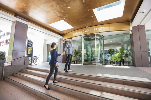 Crowne Plaza Canberra - Tourism Cairns 0