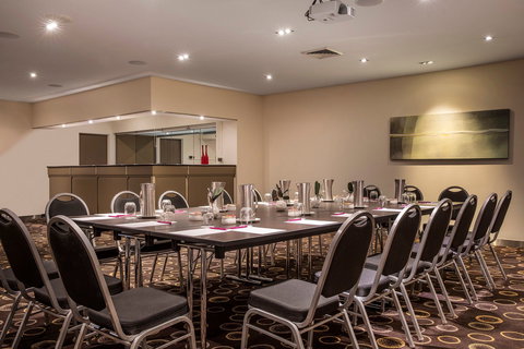 Crowne Plaza Canberra - Tourism Cairns 10