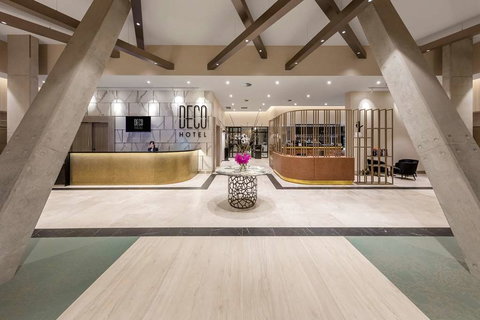 Deco Hotel - Tourism Cairns 0