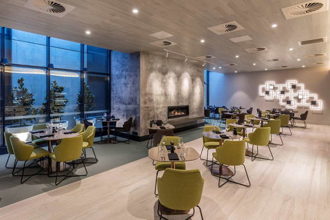 Deco Hotel - Tourism Cairns 4