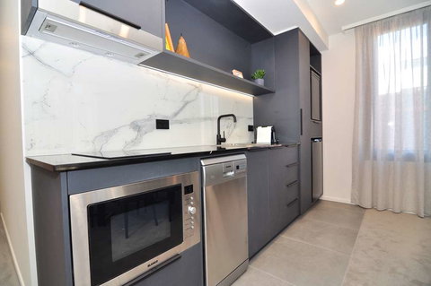 Deco Hotel - Tourism Cairns 5