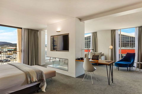 Macq 01 Hotel - Tourism Cairns 12