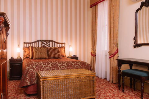 Hadley's Orient Hotel - Tourism Cairns 4