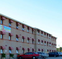 Arena Hotel - Tourism Cairns
