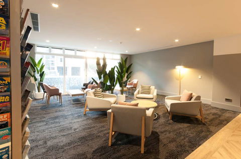 Woodroffe Hotel, Gold Coast - Tourism Cairns 9