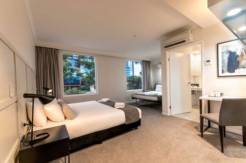 Woodroffe Hotel, Gold Coast - Tourism Cairns 16