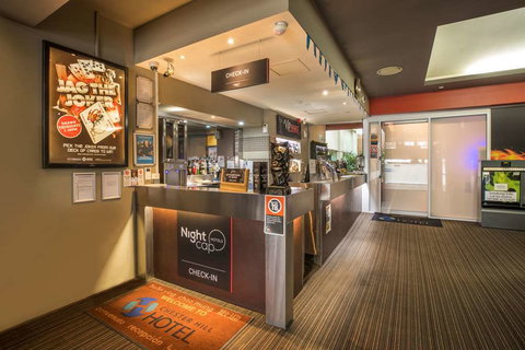 Nightcap at Chester Hill Hotel - Tourism Cairns 7