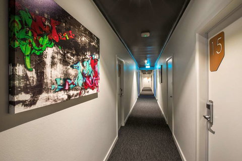 Nightcap at Chester Hill Hotel - Tourism Cairns 8