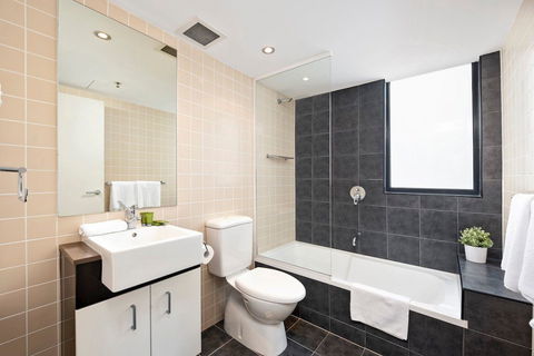 Astra Apartments Parramatta - Tourism Cairns 7