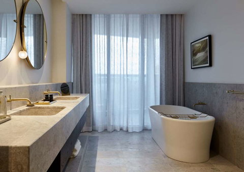 Eos by SkyCity - Tourism Cairns 3