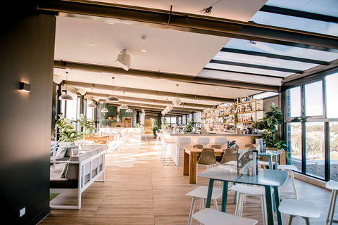 Mantra Southport Sharks - Tourism Cairns 5